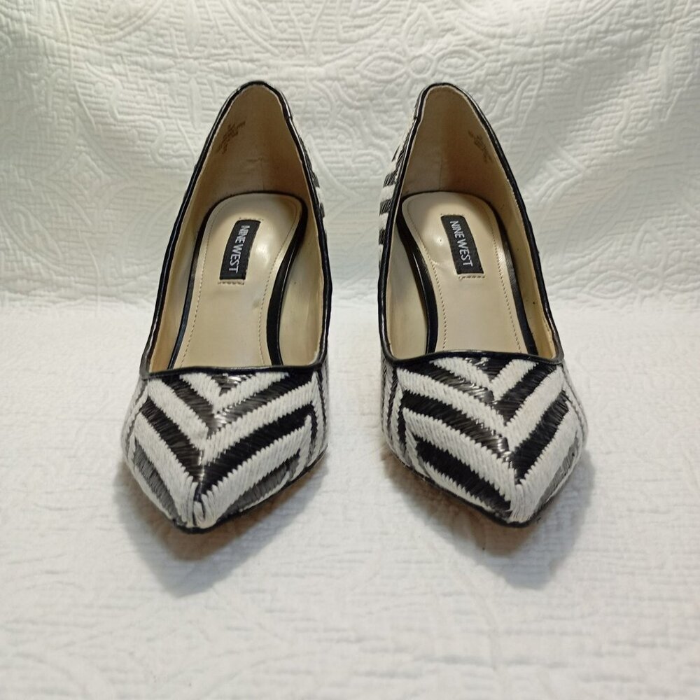 Nine West Stilettos Heels Size 6M Black & White Chevron Pointed Toe Womens